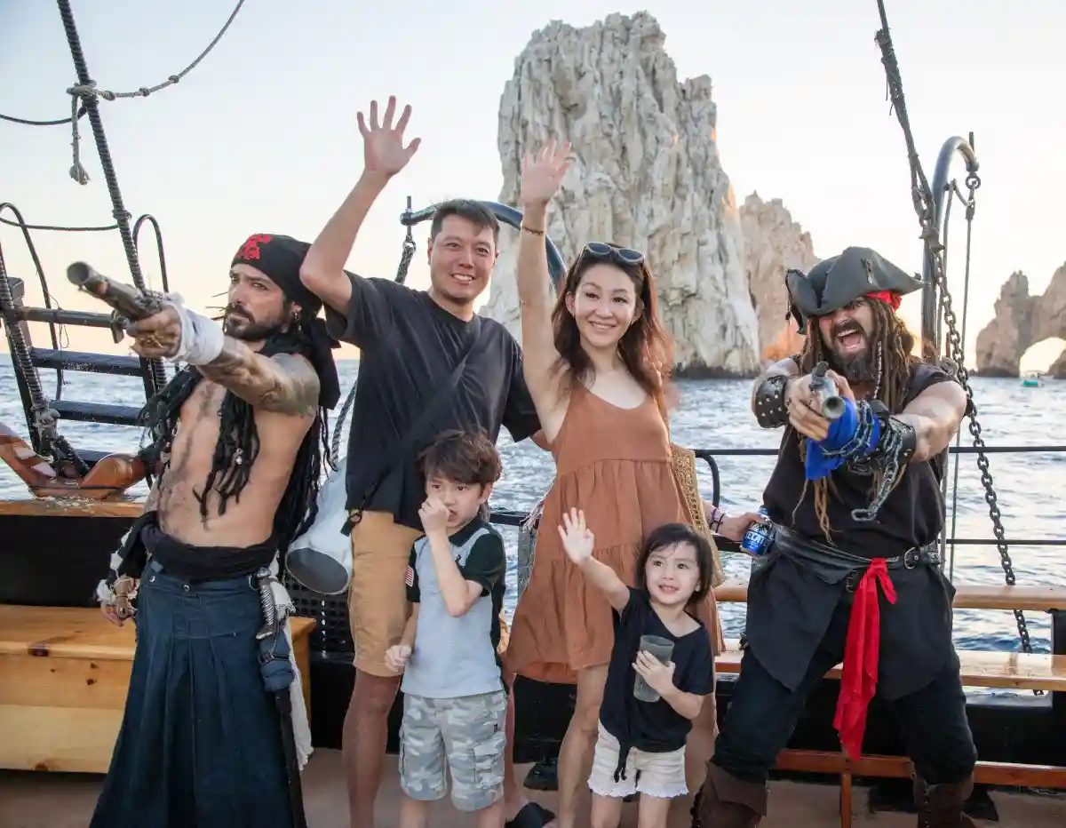 Crucero Sunset y Show Pirata Yo Ho Ho